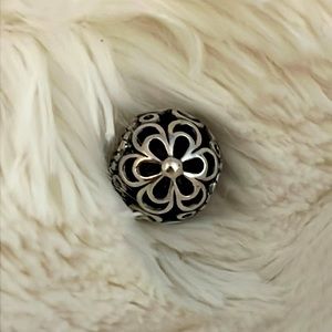 Authentic Pandora Picking Daisies Charm *Retired